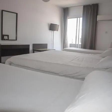 Attic Aparthotel *